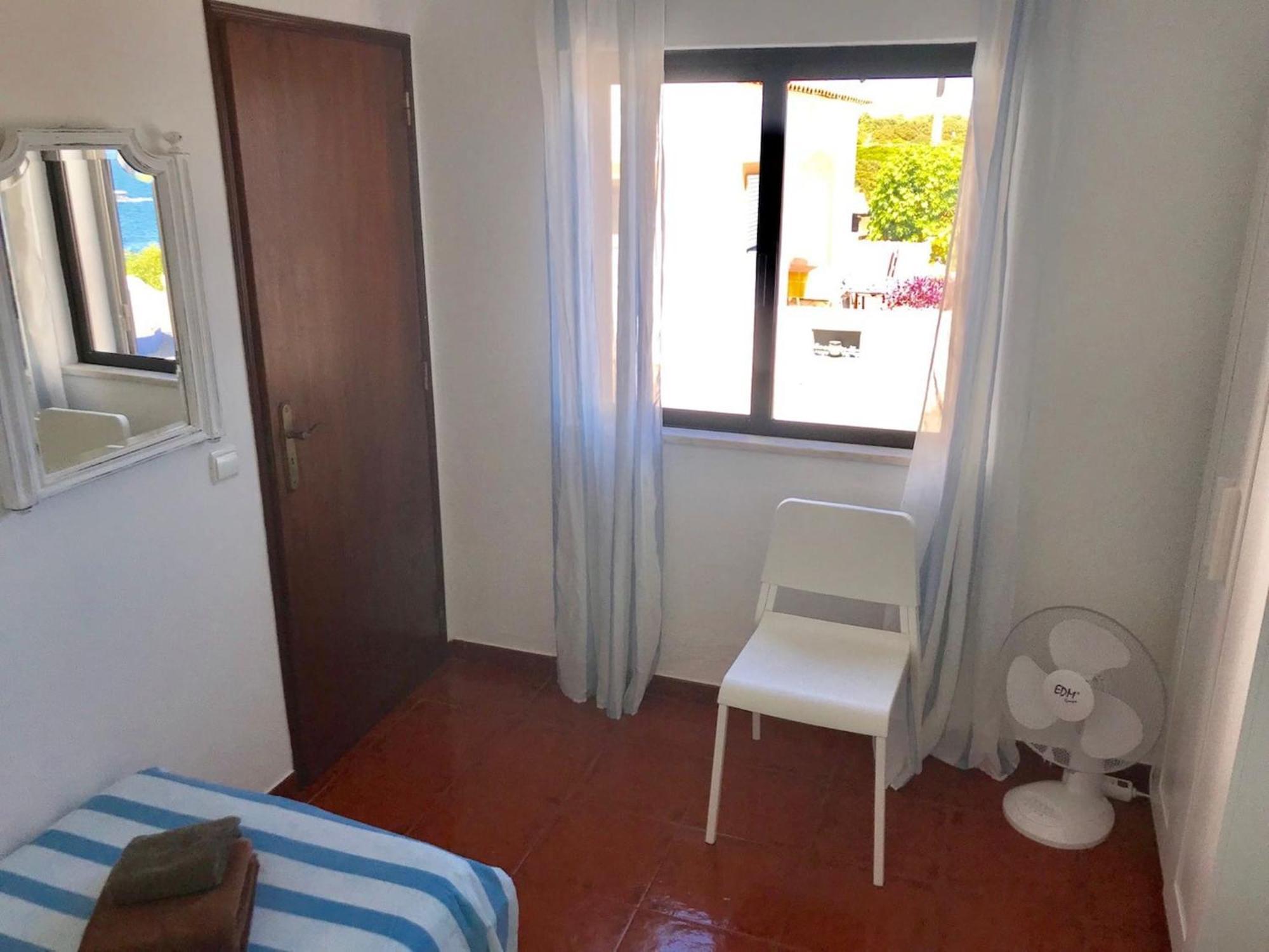 דירות לגואה House Located In Opposite Of Beach! מראה חיצוני תמונה
